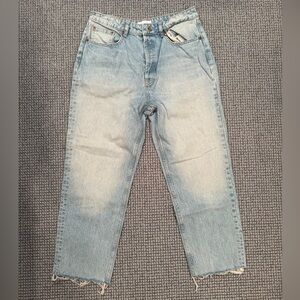 🦋ZARA STRAIGHT LEG JEANS🦋